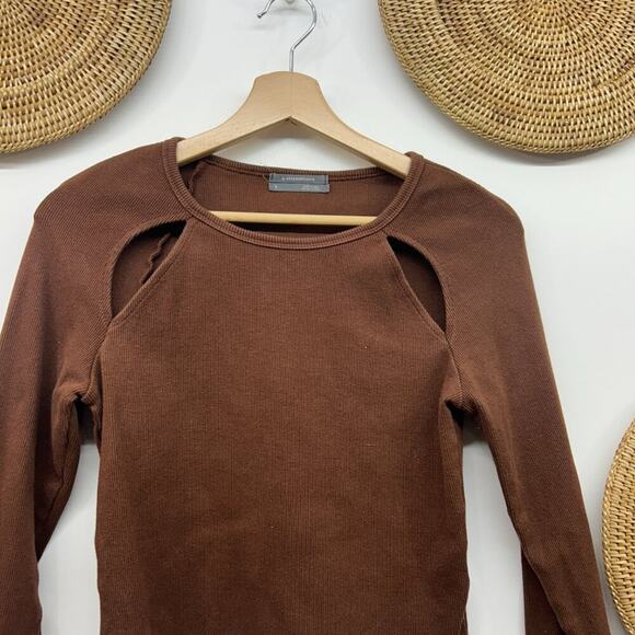 Anthropologie Neutral Brown Minimalist Ribbed Cut Out Long Sleeve Top Small - Picture 4 of 7